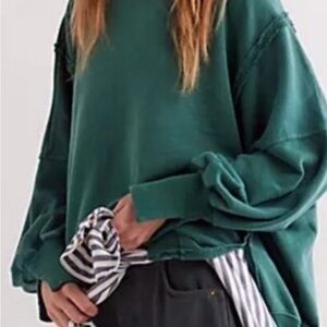 Like New XS Free people oversized versatile, fun casual Green Sweatshirt.